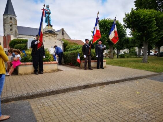 Cérémonie 14 Juillet 2019 dépôt de gerbe au monument aux morts Cérémonie 14 Juillet 2019 dépôt de gerbe au monument aux morts